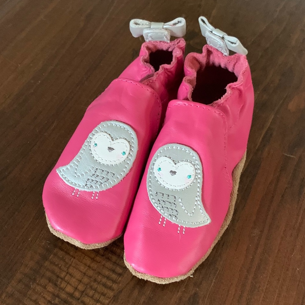 Super cute Silver Owl Robeez